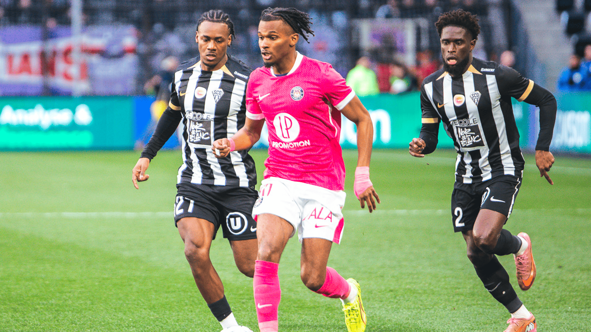 Le résumé vidéo de Angers-TéFéCé (1-0), 21ème journée de Ligue 1 McDonald's