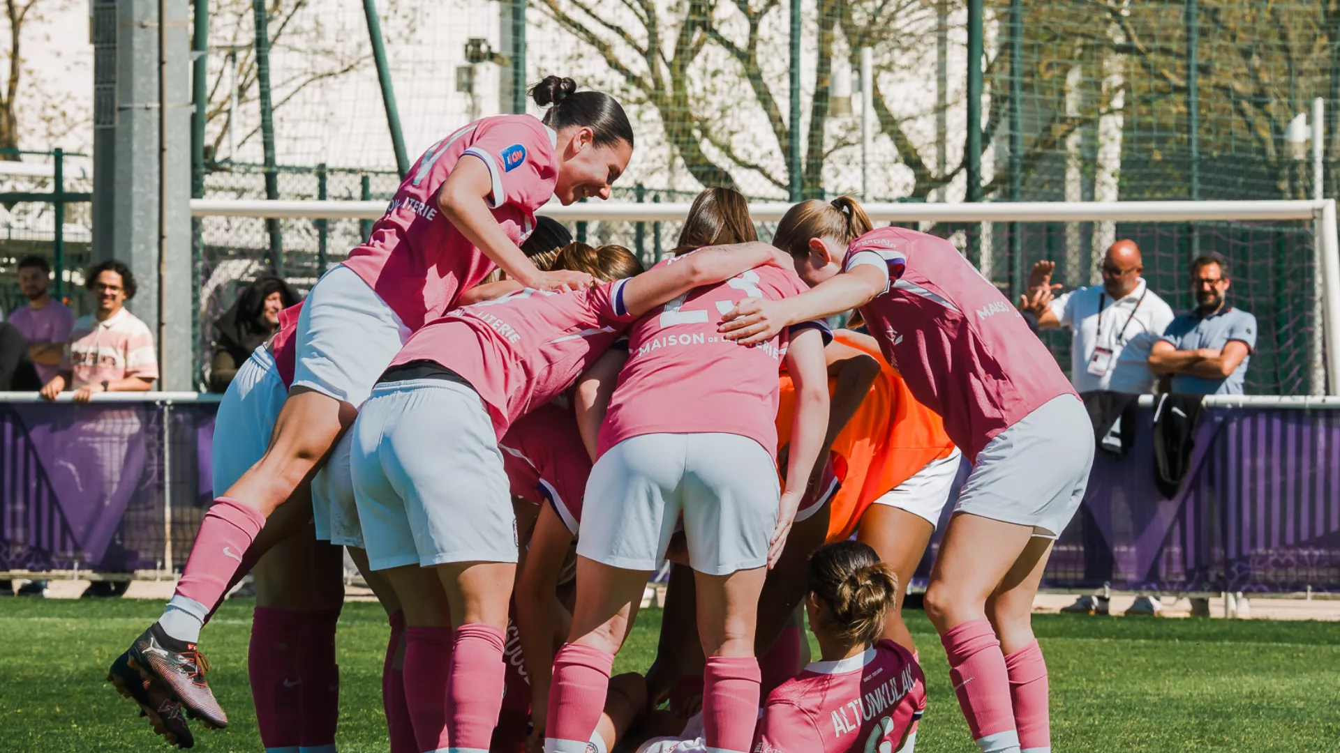 Le calendrier de la saison 2026-2027 de nos Violettes en Arkema Première Ligue est sorti !