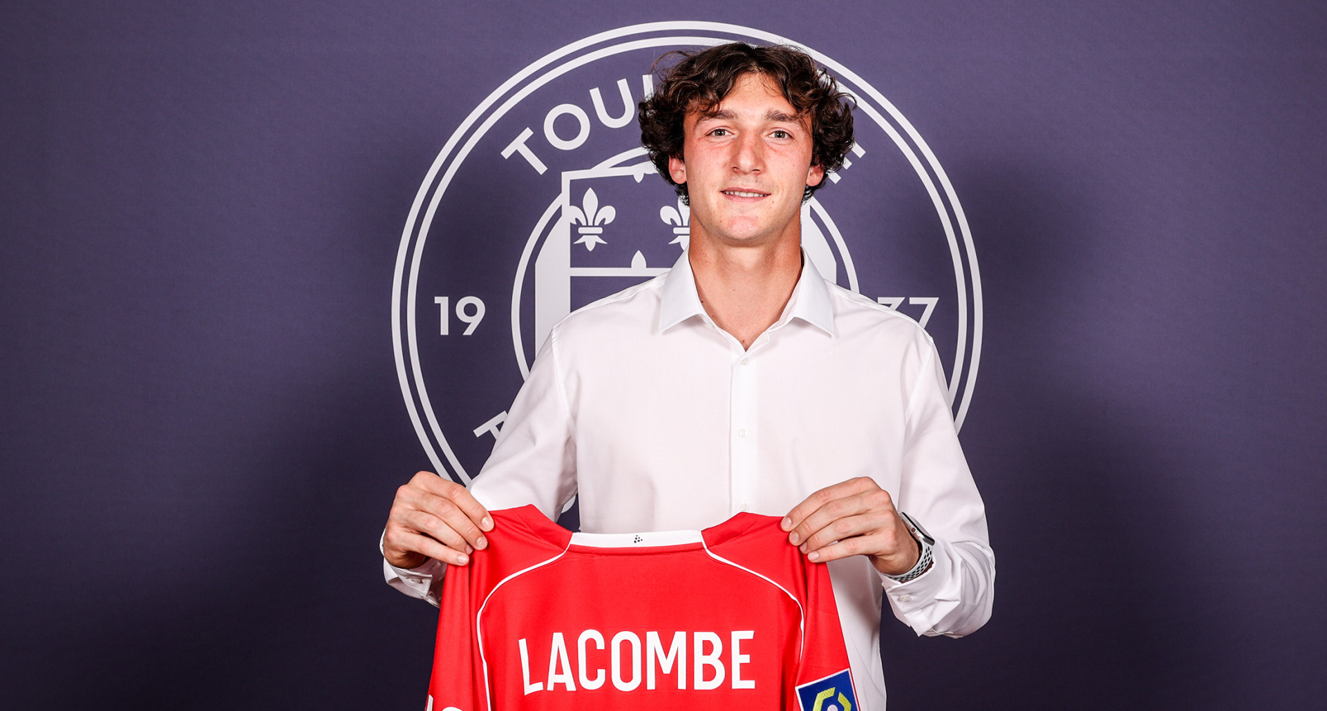 Justin Lacombe signe son premier contrat professionnel avec le TéFéCé - Toulouse FC