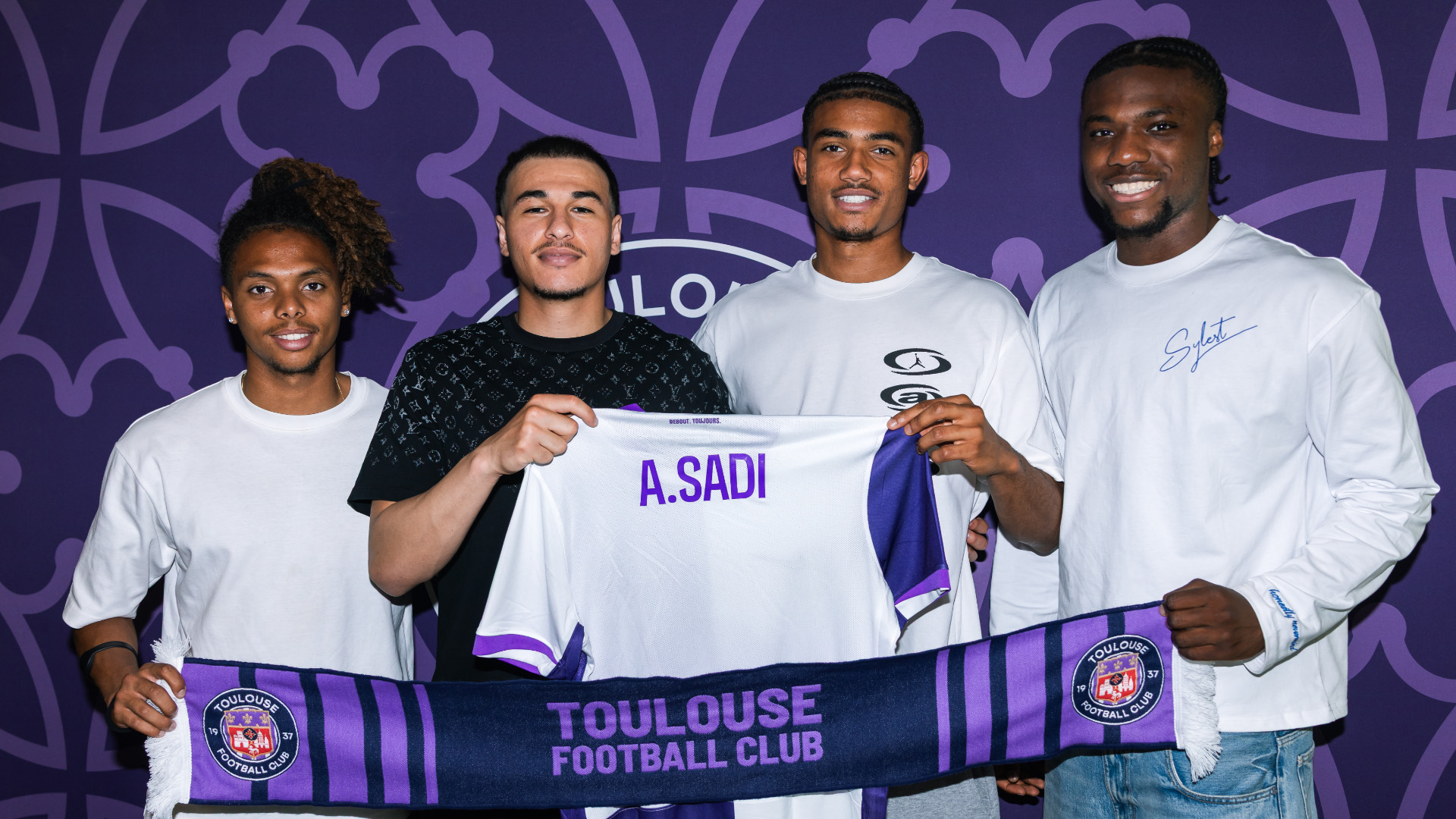 Premier contrat professionnel pour Aymen Sadi !