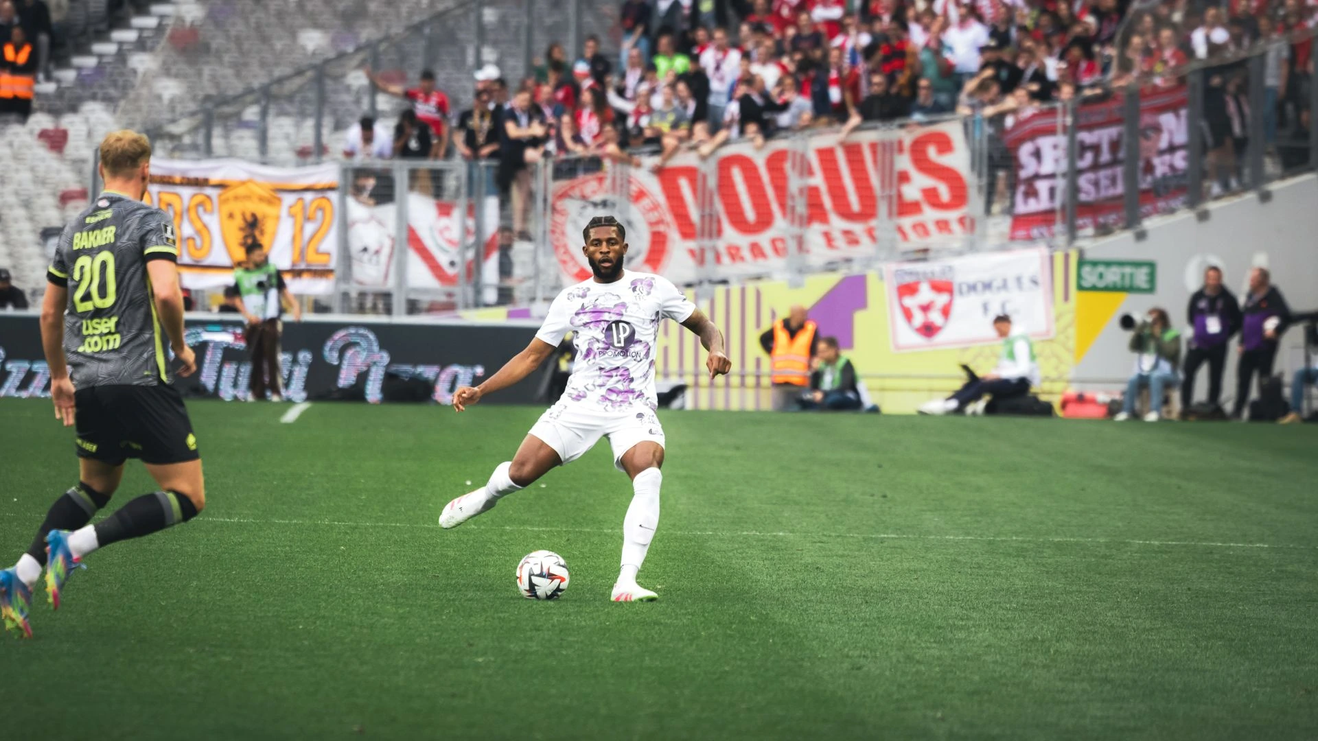 Les États-Unis de Mark McKenzie s'incline en finale de la Gold Cup face au Mexique