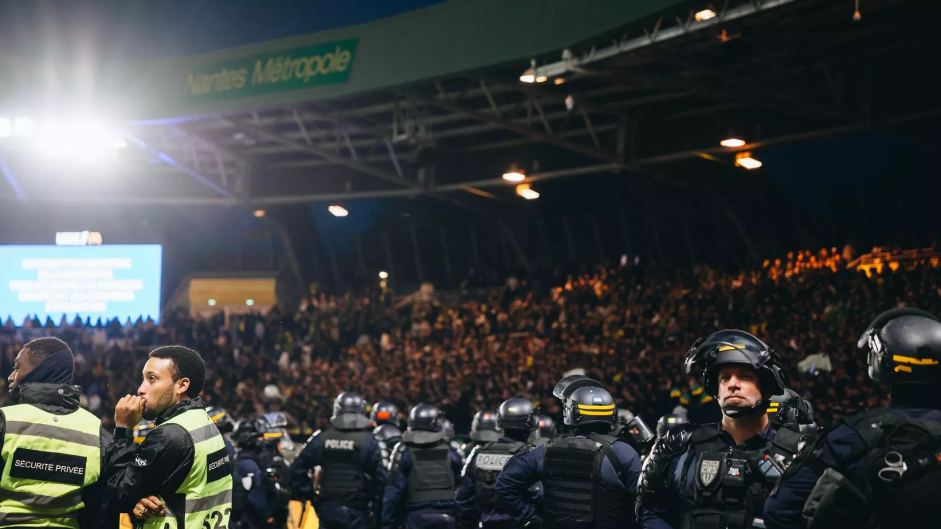 FC Nantes-TéFéCé arrêté après un envahissement de terrain