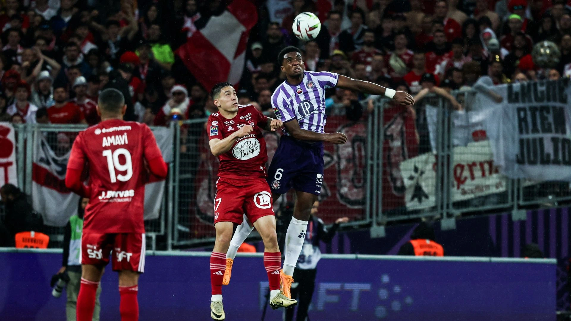 Le TéFéCé envoie toutes ses forces à Logan Costa.