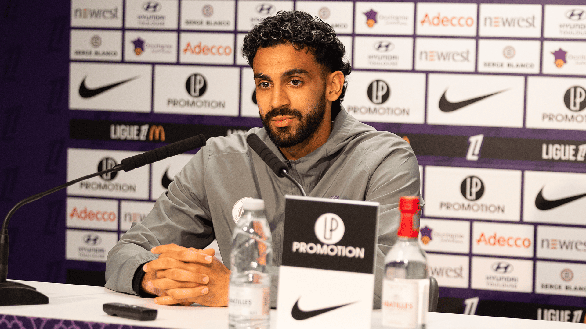 La conférence de presse avant TéFéCé - Angers SCO, 13ème journée de Ligue 1 McDonald's