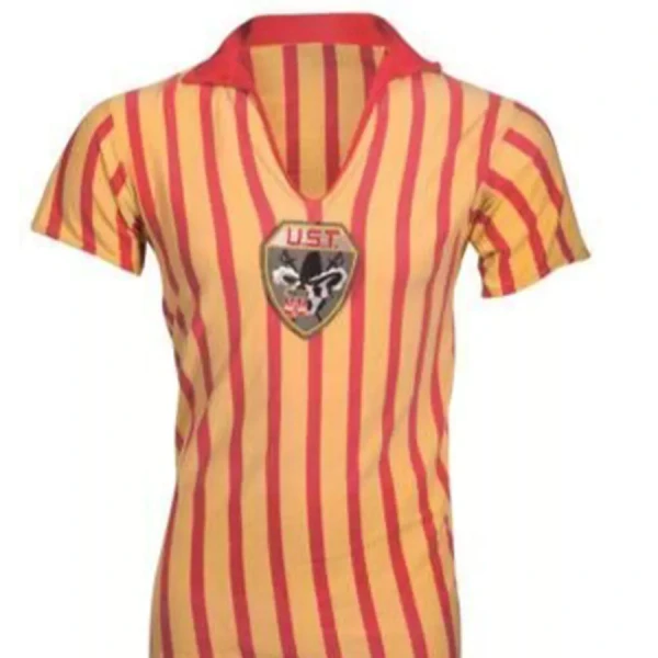 le maillot domicile du téfécé durant la saison 1971-1972