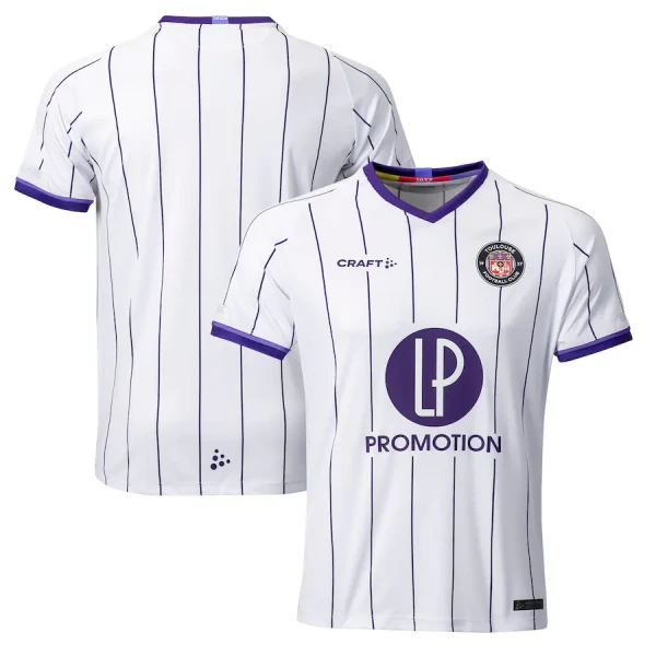 le maillot domicile du téfécé durant la saison 2022-2023