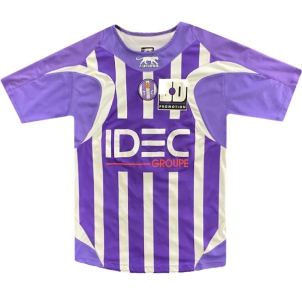 le maillot domicile du téfécé durant la saison 2009-2010