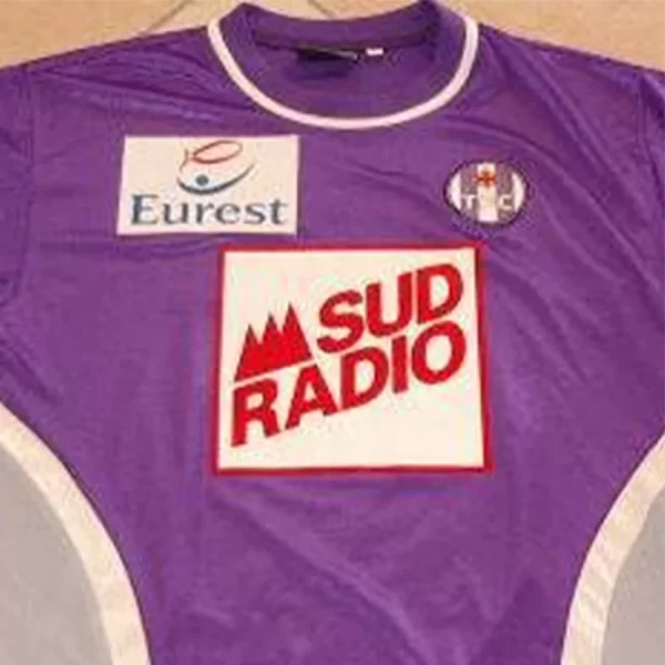 le maillot domicile du téfécé durant la saison 2003-2004