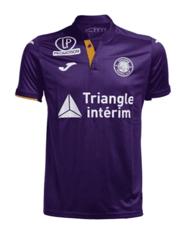 le maillot domicile du téfécé durant la saison 2018-2019