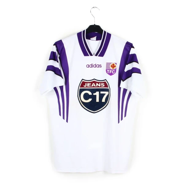 le maillot domicile du téfécé durant la saison 1996-1997