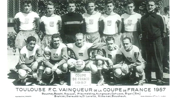 8 bougies de football maillot et coupe de football